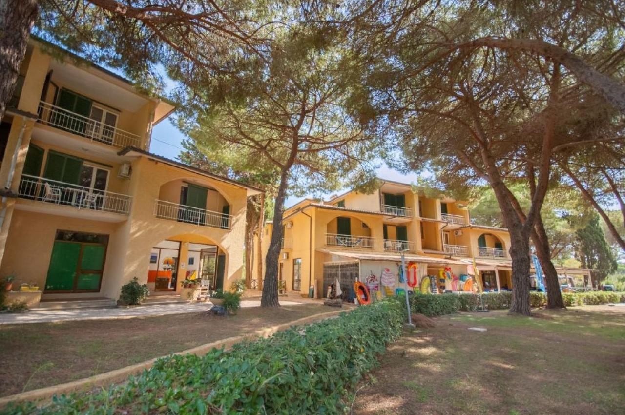 Residence Golfo Della Lacona Exterior foto