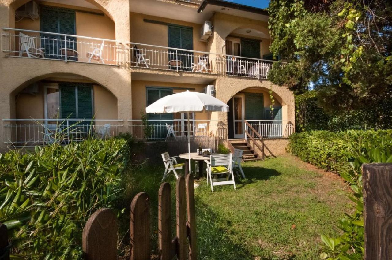 Residence Golfo Della Lacona Exterior foto