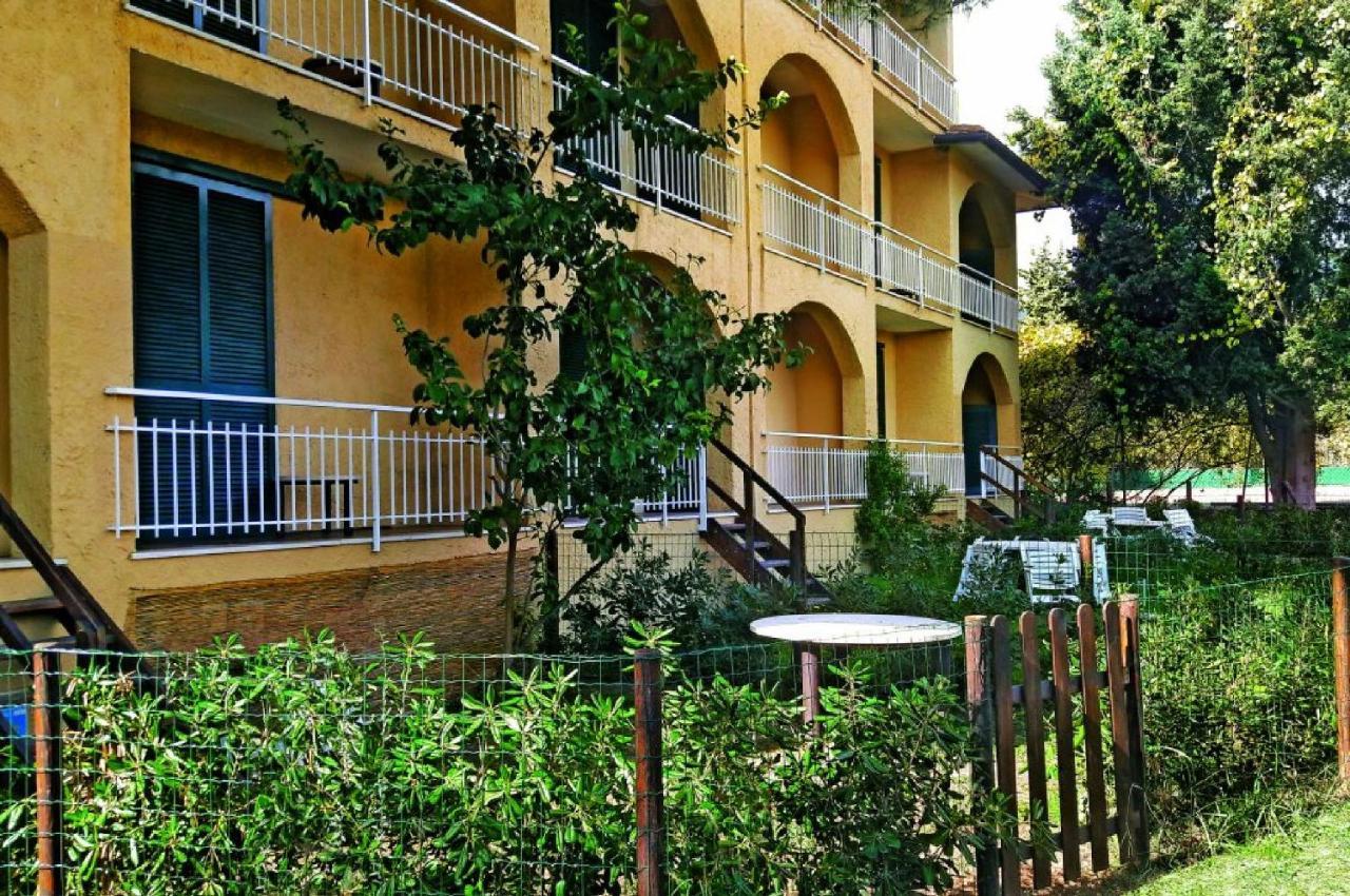 Residence Golfo Della Lacona Exterior foto